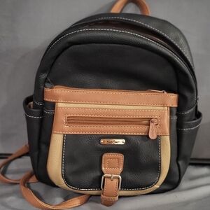 MultiSac Black and Tan Women's Backpack